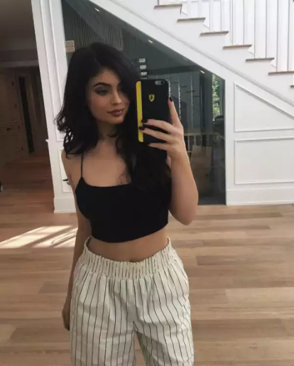 Kylie Jenner Reveals Why She Disabled Comments On Her IG Page On Twitter